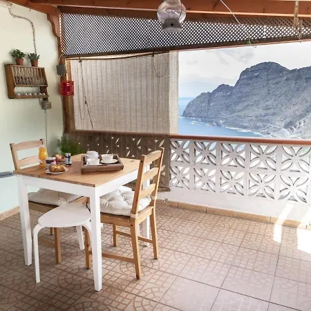 Lightbooking Patio Tipico Canario